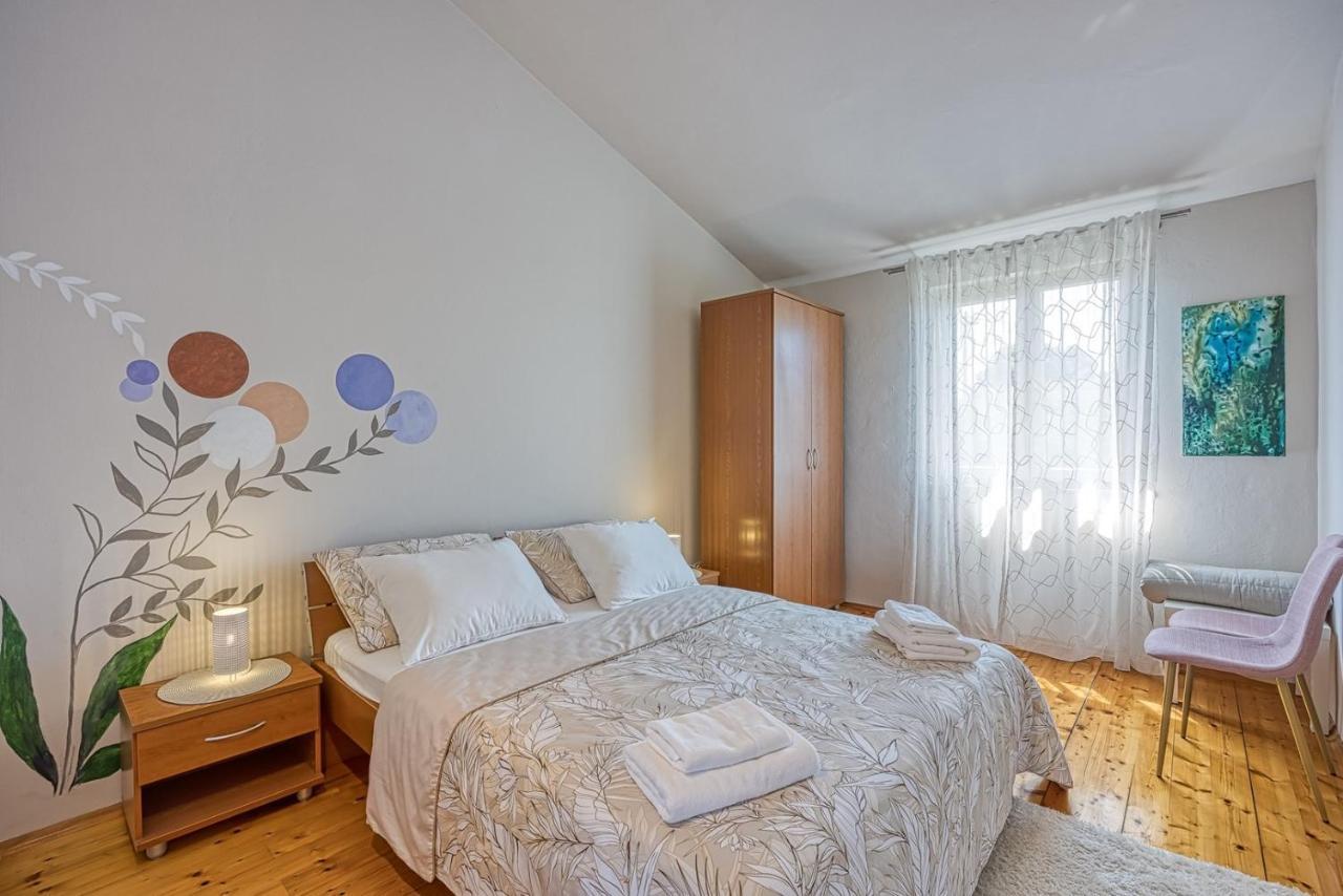 Apartman Ana With Balcony *
